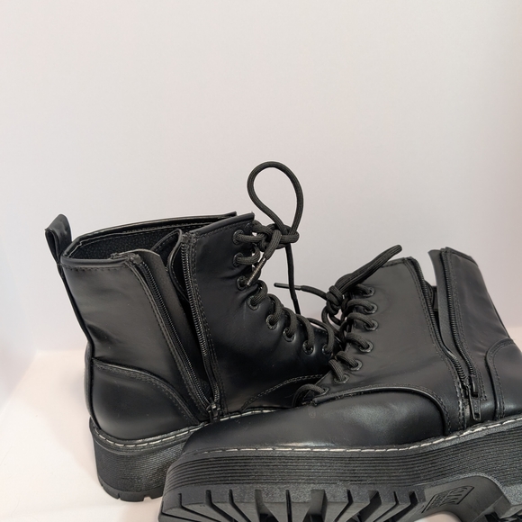 Sleek Black Lace-Up Combat Boots - Picture 13 of 16